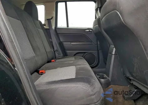 2016 Jeep Compass Sport z USA, uszkodzony, nr VIN 1C4NJDBB9GD733451